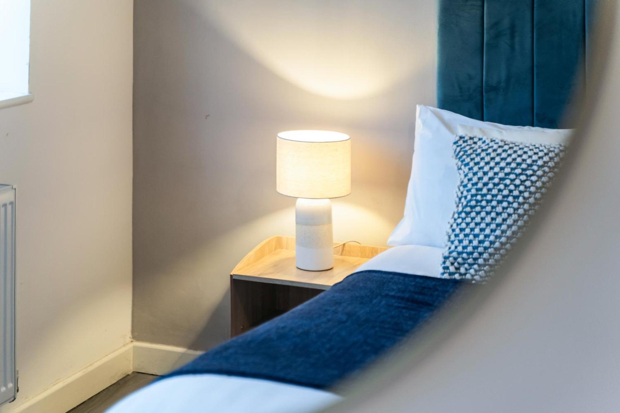 Stylish New Apartment - Free Wifi & Netflix - Top Rated - 3Mh Cradley Heath Buitenkant foto