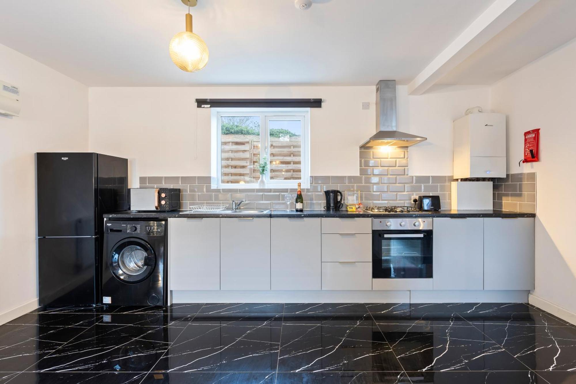 Stylish New Apartment - Free Wifi & Netflix - Top Rated - 3Mh Cradley Heath Buitenkant foto