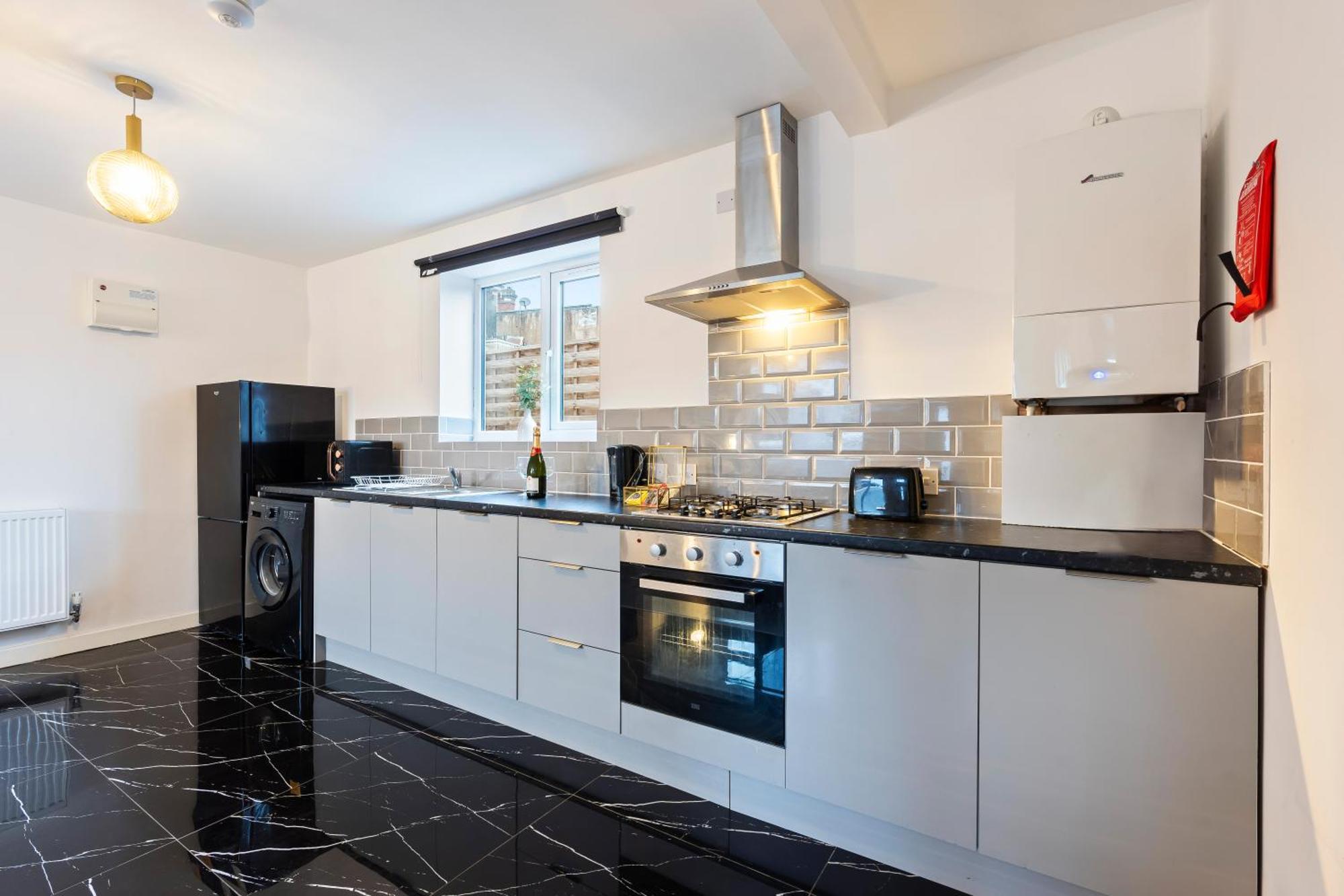 Stylish New Apartment - Free Wifi & Netflix - Top Rated - 3Mh Cradley Heath Buitenkant foto