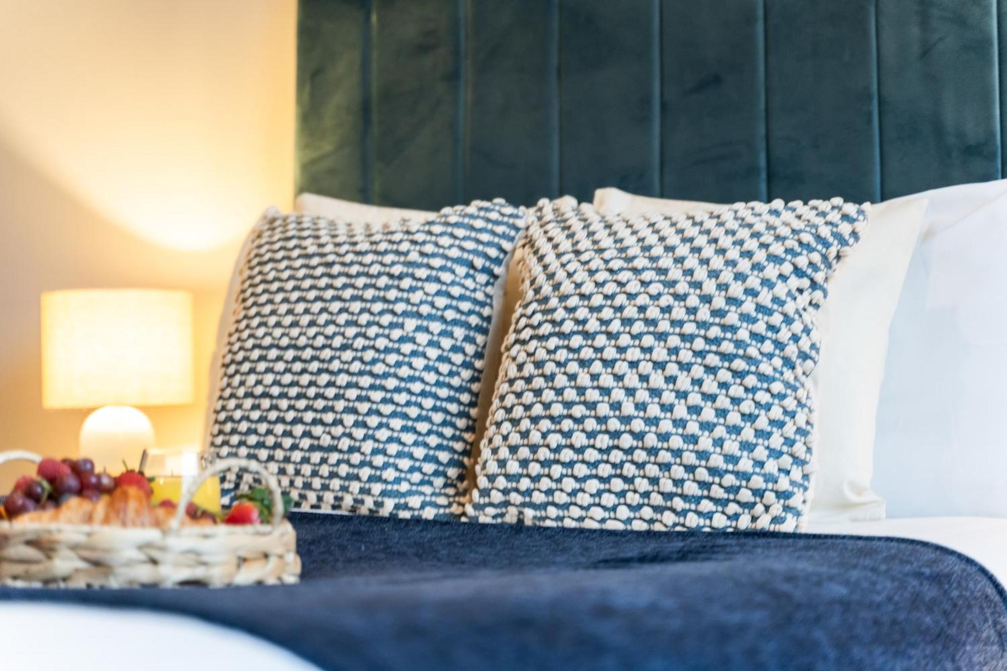 Stylish New Apartment - Free Wifi & Netflix - Top Rated - 3Mh Cradley Heath Buitenkant foto